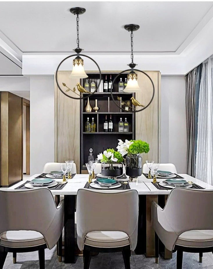 Goldfinch in Circle - Aleo Decor